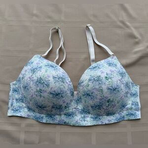 Victoria’s Secret Floral Print Dream Angels Smooth Wireless Push-Up Bra